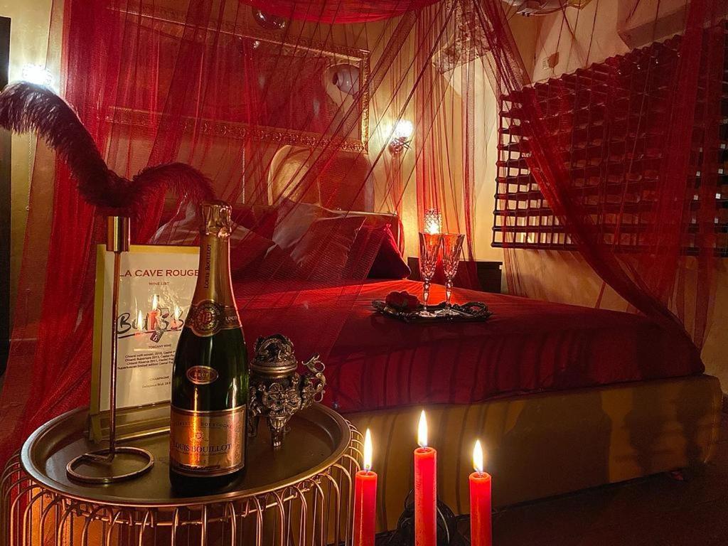 Florence Red Impression - In The City Center Bagian luar foto